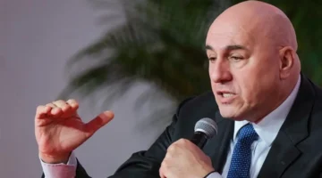 سفينة حربية إيطالية تتجه لتأمين أسطول الصمود في طريقه إلى غزة